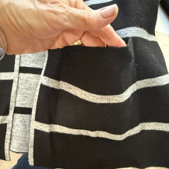 Zenergy by Chico's Luxe Reversible Striped Cardigan with Hoodie, Size‎ 8 - Picture 8 of 9